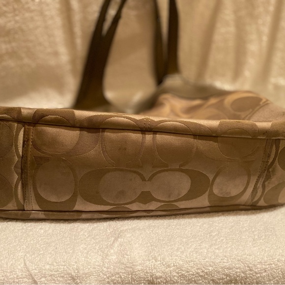 Coach signature purse has lots of pockets still in good condition. - Picture 9 of 11
